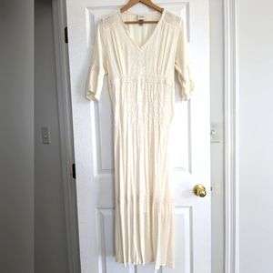 Knox Rose 3/4 Sleeve Clipdot Maxi Dress